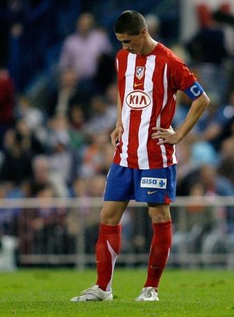 Negli ultimi 12 anni l'Atletico Madrid (attuale capolista in Liga insieme al Barcellona, con 7 vittorie in 7 gare e 19 gol all'attivo)  stata la squadra dei 9. Ecco chi  entrato in rosa e chi  uscito dalla porta del club dal 2001 a oggi. A partire da Fernando Torres, prelevato dalla cantera nel 2001, a 17 anni. Reuters